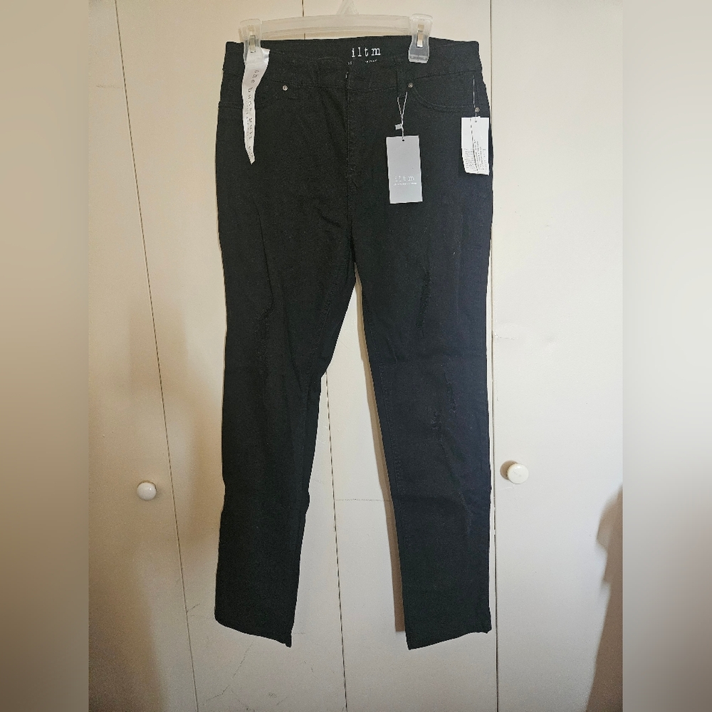 Women's Distressed Black Skinny Jeans